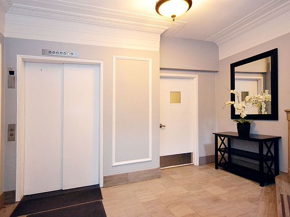 3rd image of 3325 N Lincoln Ave APT 203