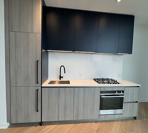 3rd image of 2625 Dundas St W #809