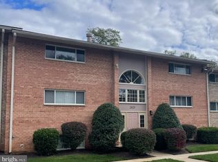 2829 Kalmia Lee Ct #B-302, Falls Church, VA 22042