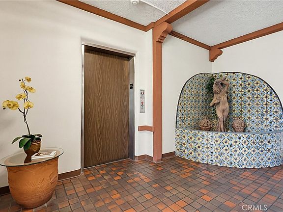 4th image of 2805 E 3rd St APT 20
