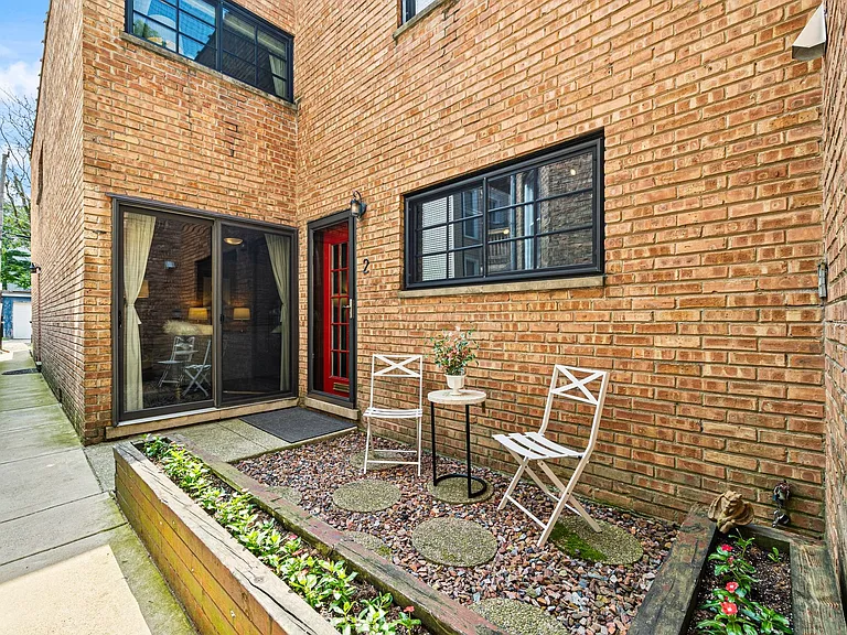 2735 N Mildred Ave #B — Photo 14