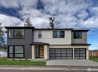 Trio, Kenmore, WA 98028