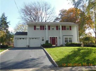 39 Gifford Rd, Somerset, NJ 08873