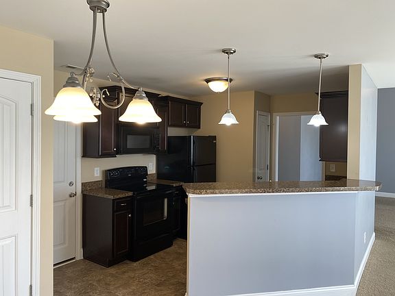 4th image of 3411 Cornerstone Dr