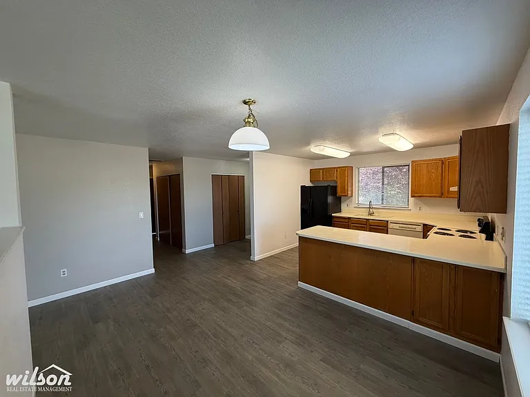 5606 Mount Clemens Way — Photo 2
