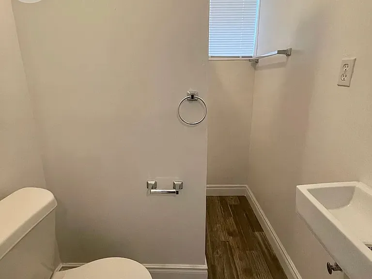 210 S Magnolia Ave #4 — Photo 7