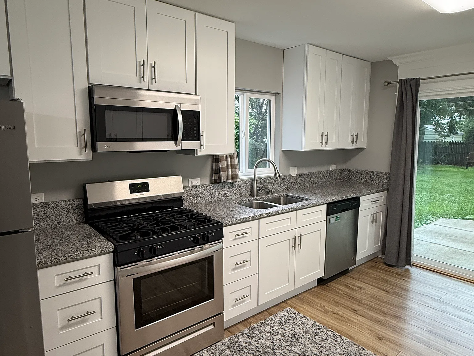3 bed, 1050 sqft, $2,600 — Photo 1