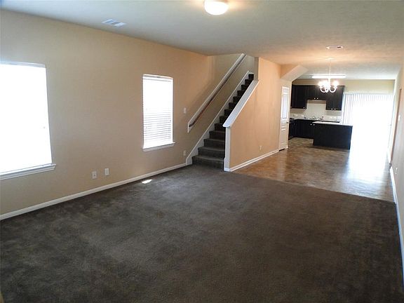 3rd image of 6903 Silver Trace Ct