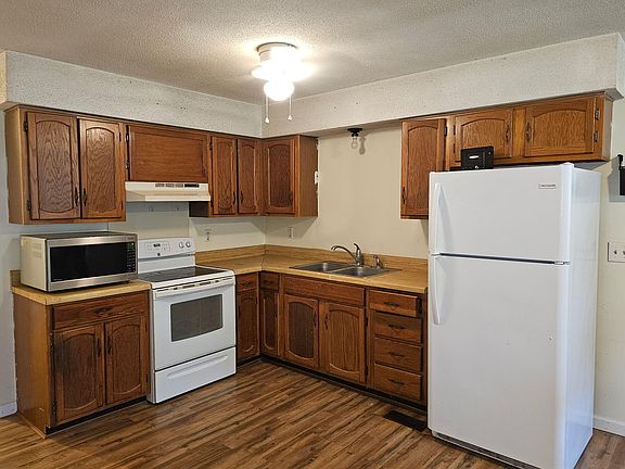 4th image of 83 Wilson St