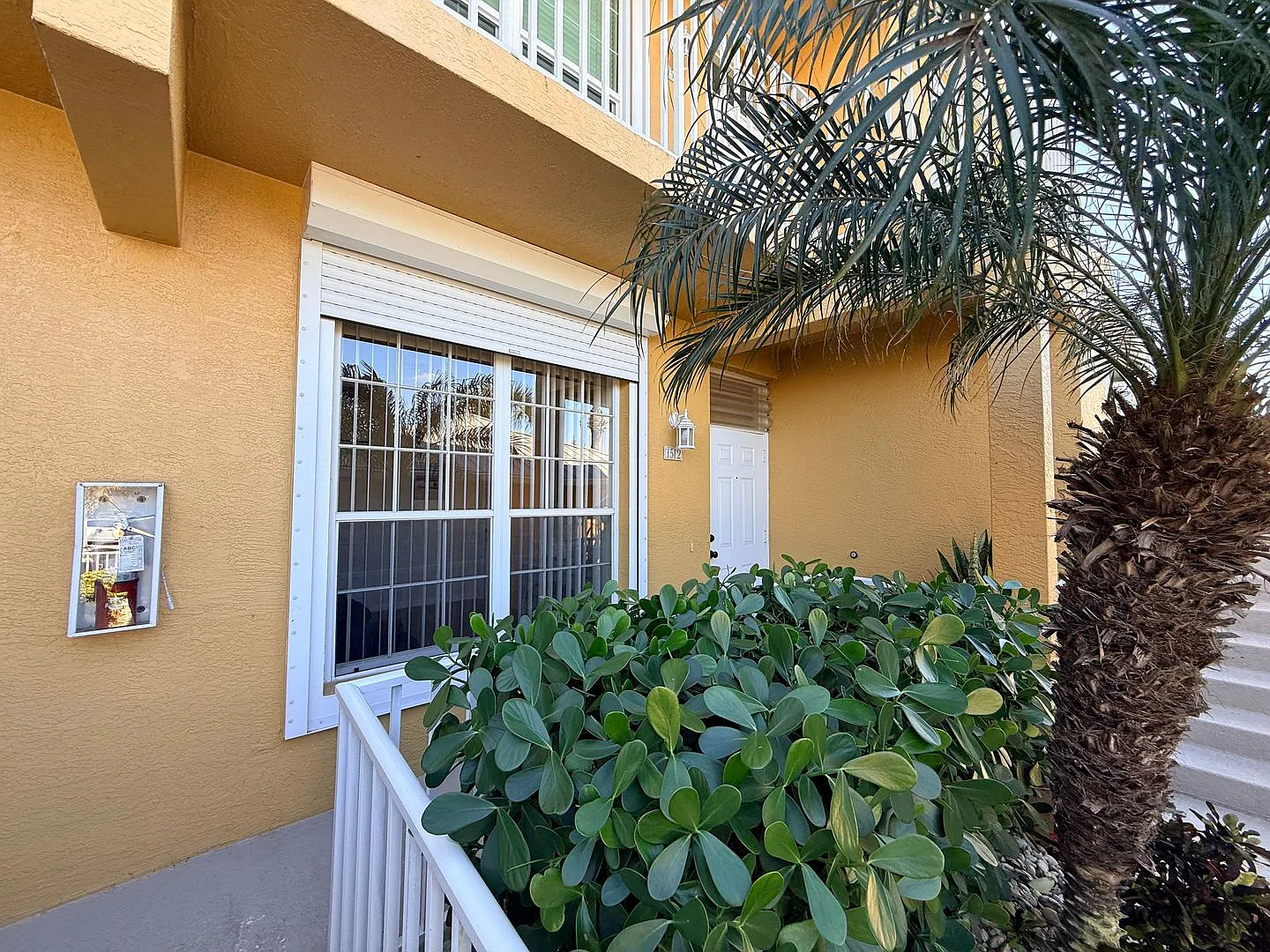 Waterfront Condo 3/2/1 - Fully Furnished! - (Available Annually Or Monthly) — Photo 2