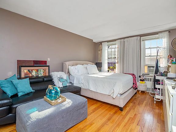 4th image of 140-21 Burden Cres APT 404
