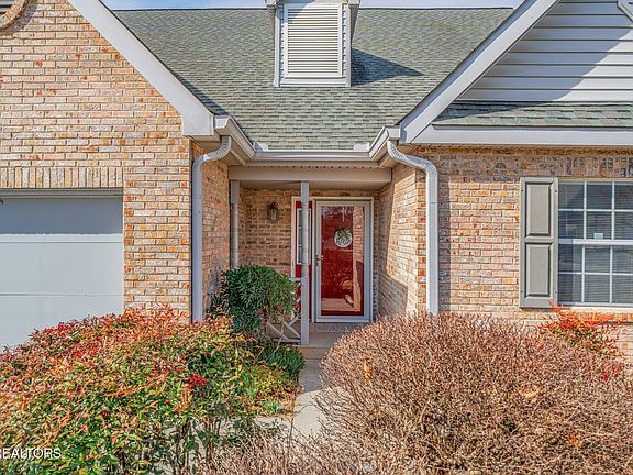 3rd image of 3509 Laurel View Rd