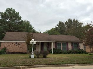 824 Redwater Rd, Wake Village, TX 75501
