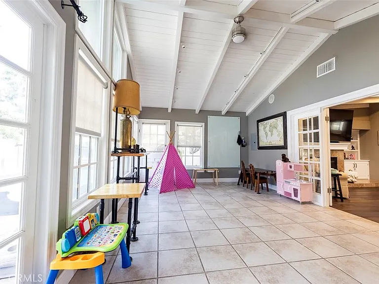 13591 Flint Dr — Photo 20