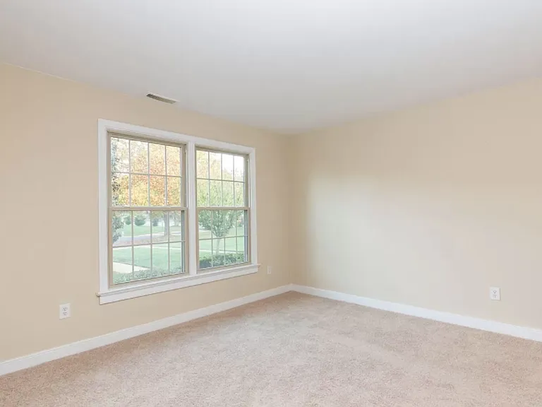 2180 Kingsbrook Dr — Photo 6