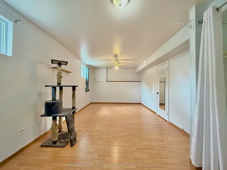628 Main St E — Photo 16