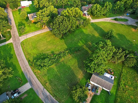 3rd image of 716 Kansa Dr