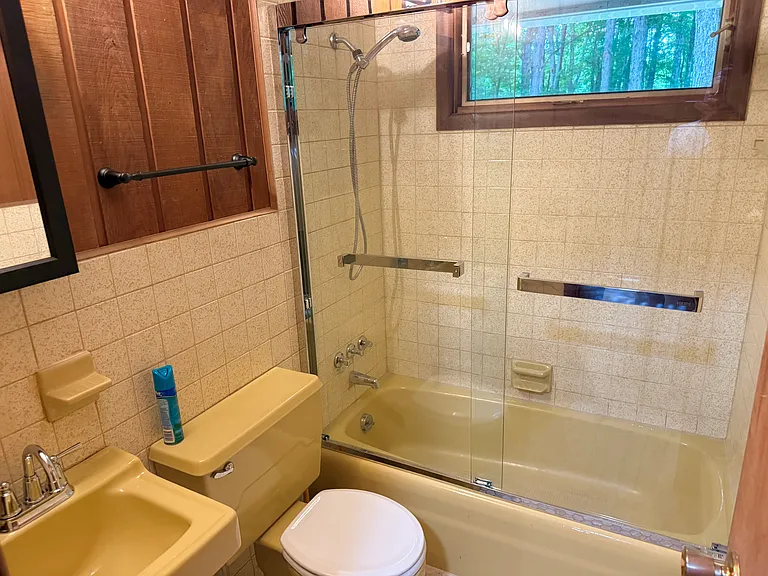 1455 Lake Ln — Photo 7