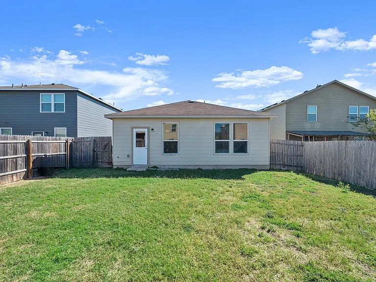 5704 Levenwood Ln — Photo 22