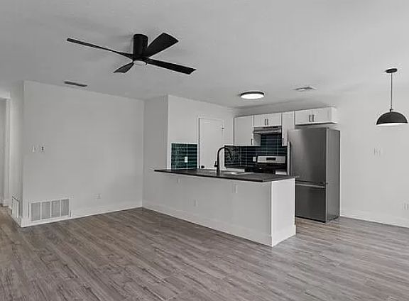 5th image of 2406 Burleson Ct #A