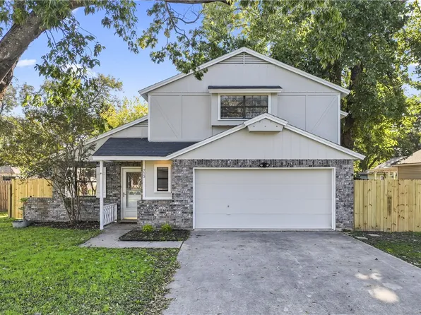 713 E 12th St, Cameron, TX 76520