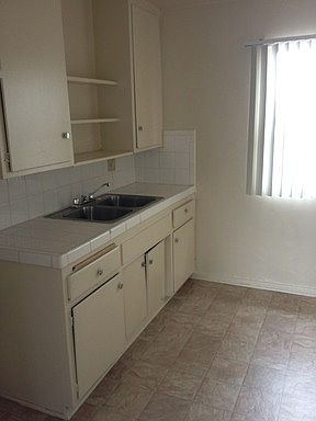 3rd image of 627 Island Ave APT 12