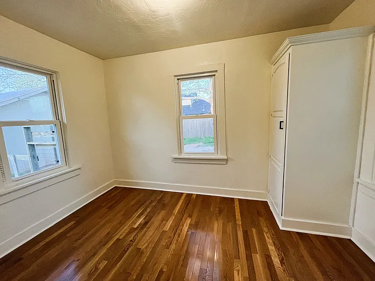 511 W Main St — Photo 7