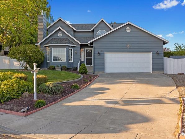3715 Meadow Beauty Dr, Pasco, WA 99301