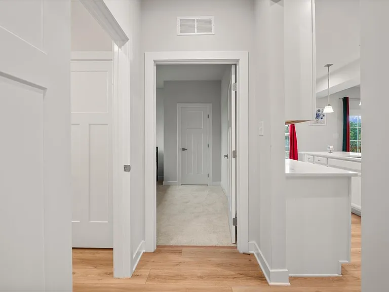14212 Botsford Ave — Photo 24