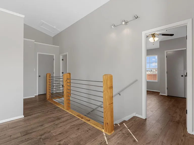 710 W Walnut St — Photo 19