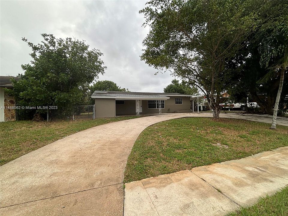 1st image of 871 Scott Dr