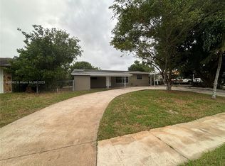 871 Scott Dr, West Palm Beach, FL 33415