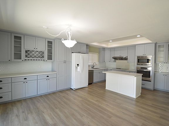 2nd image of 4184 Denker Dr