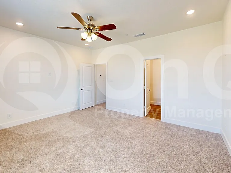 237 Mule Deer Mews — Photo 14