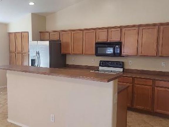 2nd image of 501 W Dexter Way