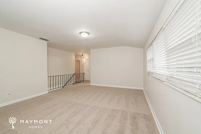 1231 Greenview Dr — Photo 10