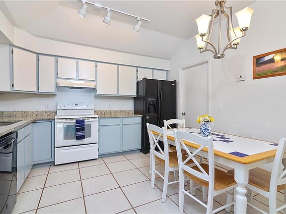 5th image of 2905 Canoe Cir