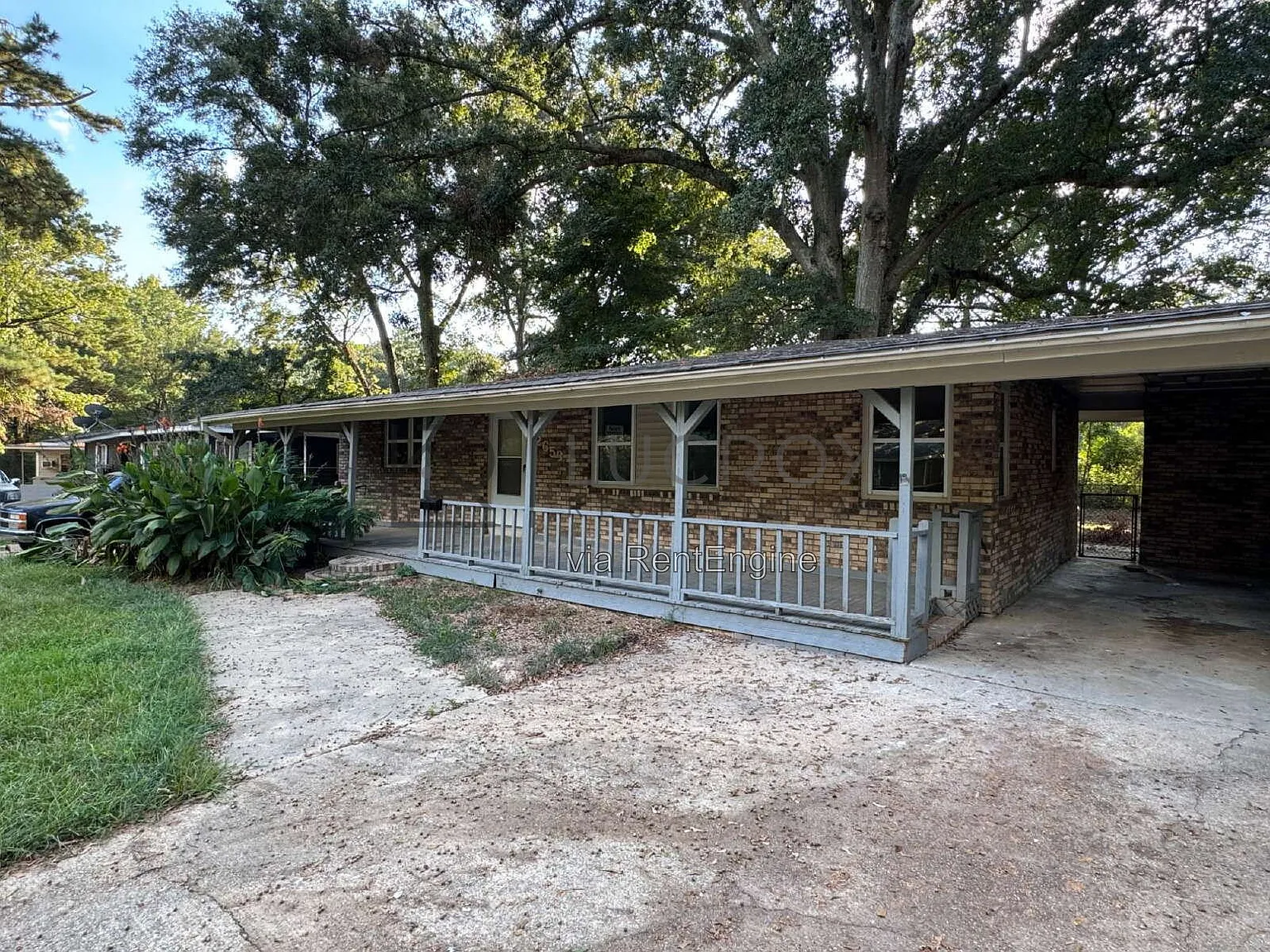 3 bed, 1.0 bath, $1,100 — Photo 1