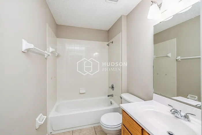 2044 Hunters Trace Cir — Photo 15