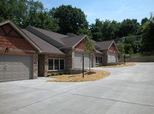 400 Sugar Maple Cir, Washington, PA 15301