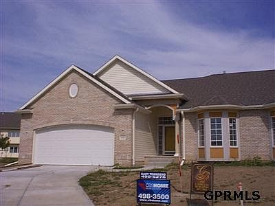 1st image of 327 Inglewood Cres