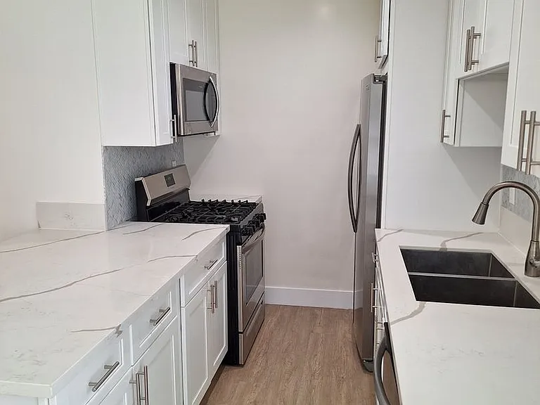 336 S Norton Ave #204 — Photo 26