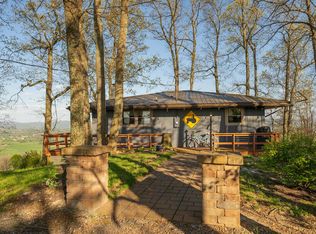 891 Sky King Dr, Lewisburg, WV 24901