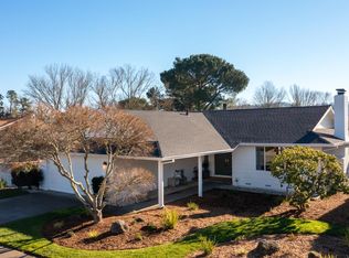 8911 Oakmont Drive, Santa Rosa, CA 95409