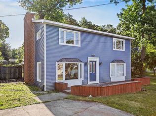 1372 Burlington Dr, Hickory Corners, MI 49060