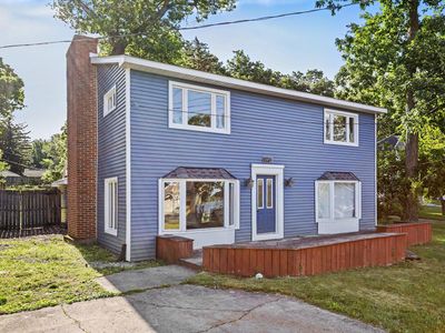 1372 Burlington Dr, Hickory Corners, MI, 49060
