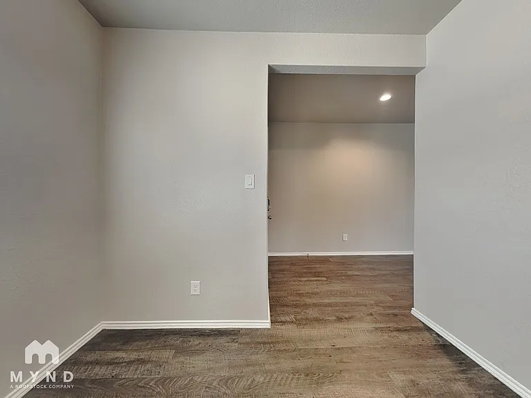 247 Stevens Smt — Photo 6