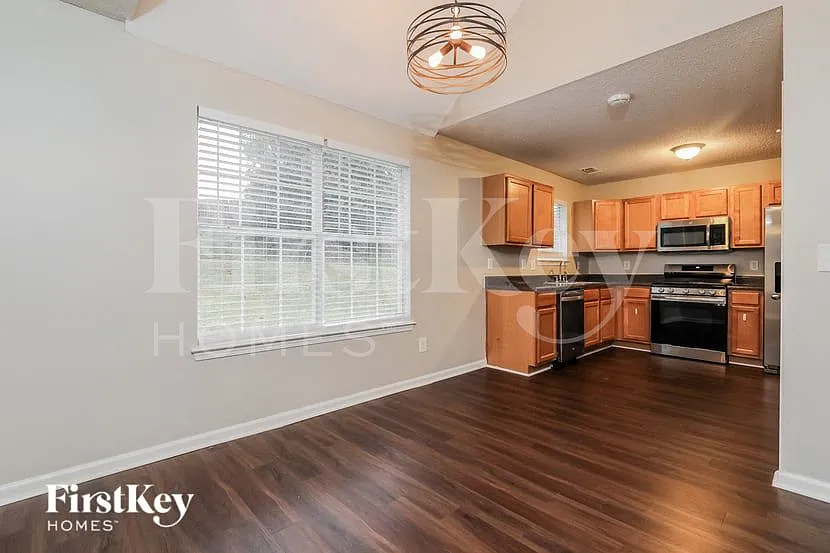 3 bed, 2.5 bath, 1710 sqft, $2,185 — Photo 4