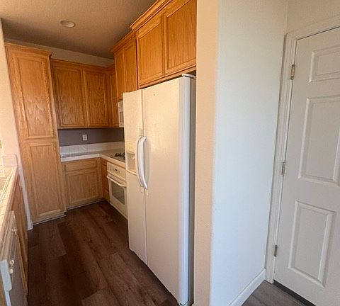 3rd image of 5912 Caddington Way