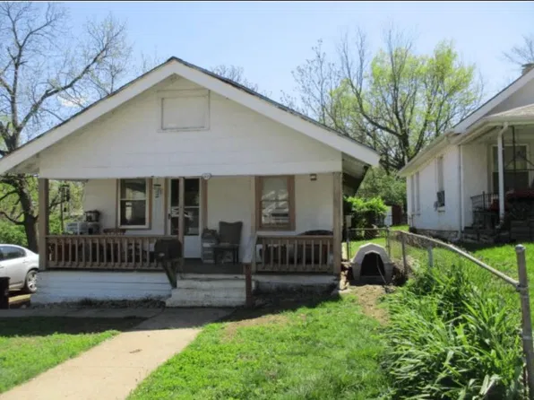 1827 E 82nd Ter, Kansas City, MO 64132